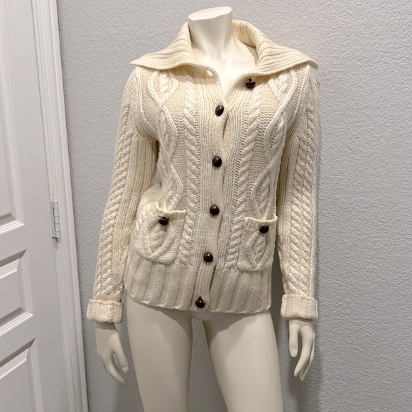 Gap size small White Cable Cardigan/Sweater - Picture 1 of 3